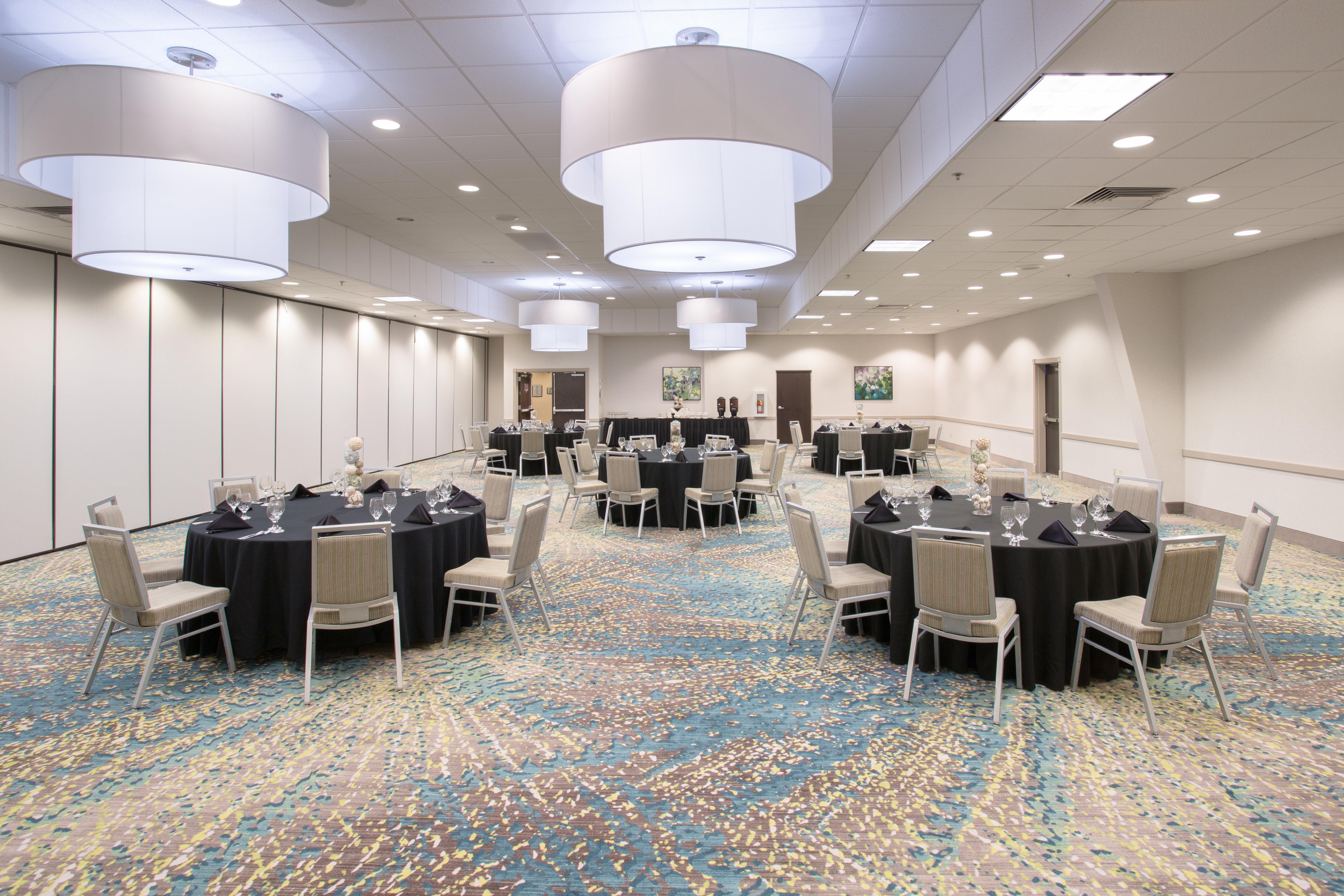 Hotel Holiday Little Rock-airport-conference Center By Ihg 3*